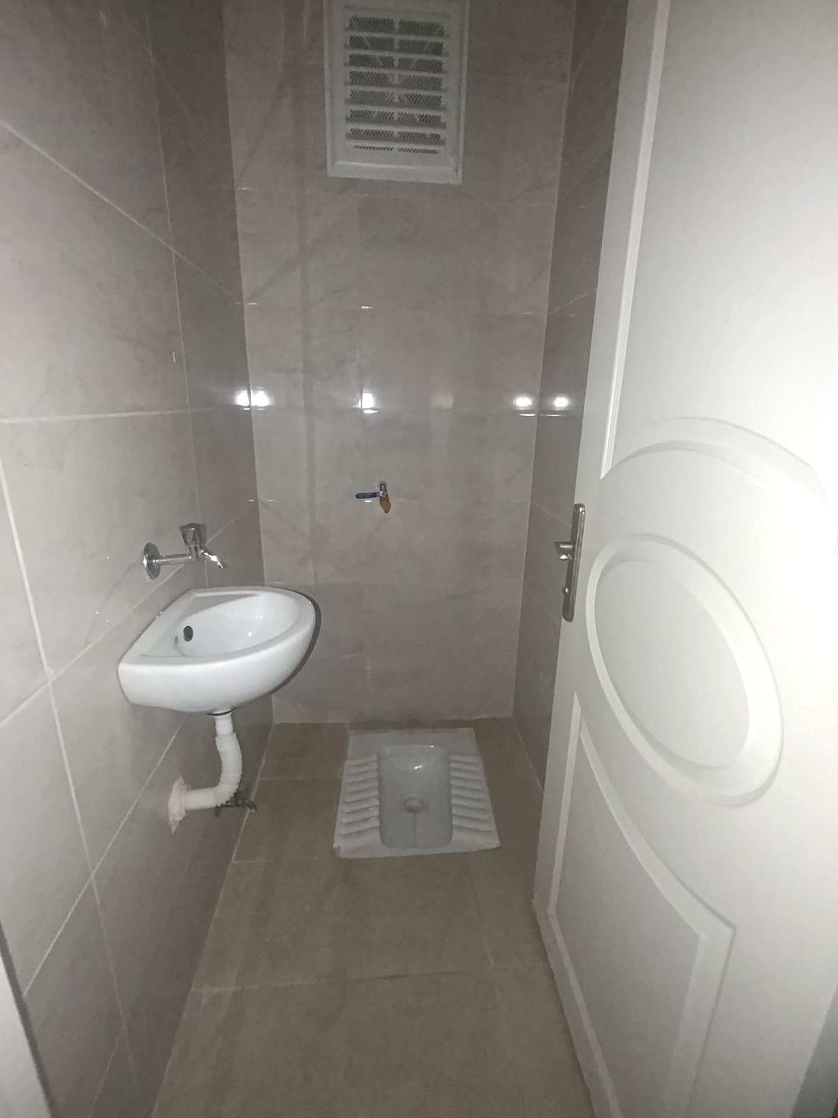 CUMHURİYET MAH. HACIOSMAN METRO YAKIN 3+1 130 M2 40.000.-TL​