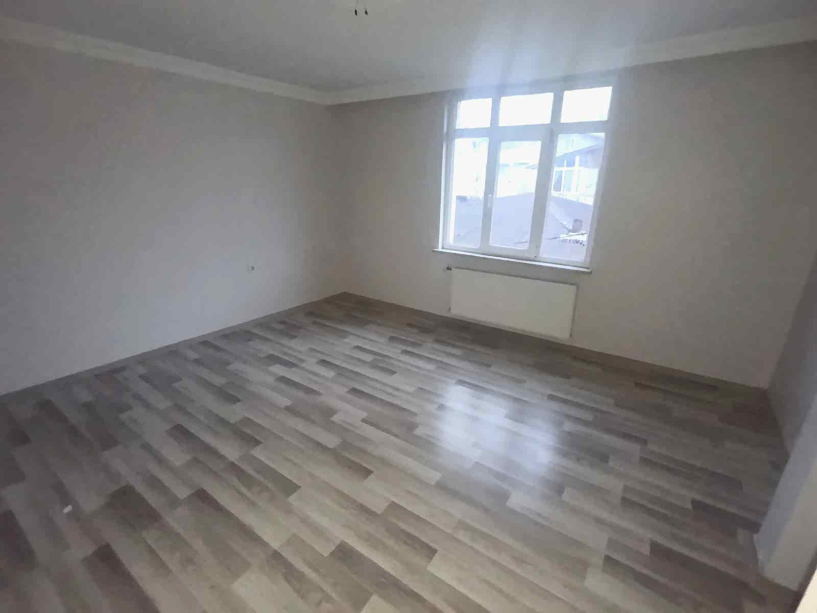 CUMHURİYET MAH. HACIOSMAN METRO YAKIN 3+1 130 M2 40.000.-TL​