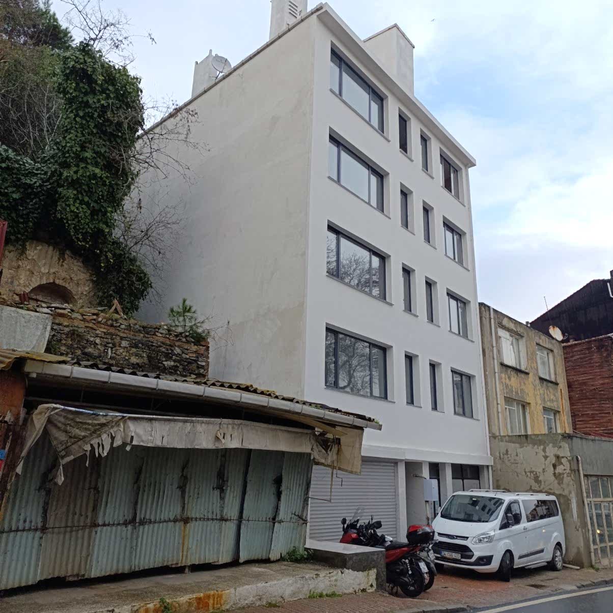 SARIYER MERKEZ YENİ BİNA 2+1 85 M2 KİRLIK 50.000 TL
